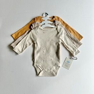 NWT CLOUD ISLAND 3pc bodysuit Baby Size 0-3 Months Target Ribbed Long Sleeve